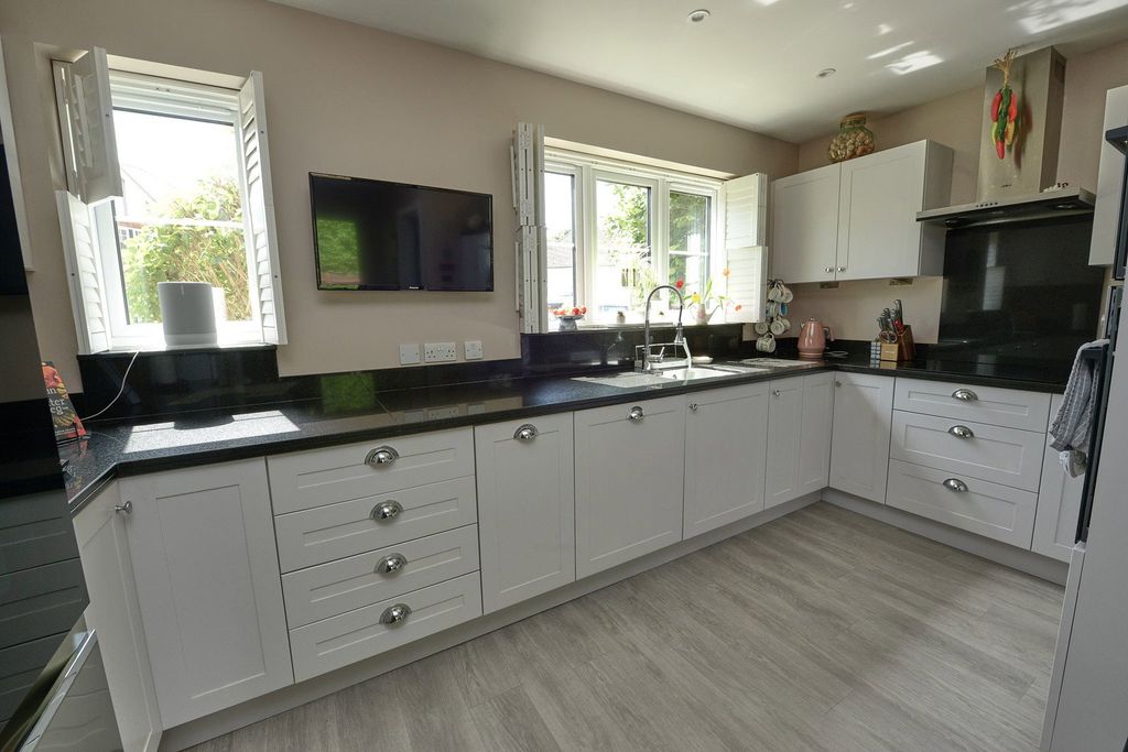 Additional image 6 of 5 bed detached house for saleFullerton Close, Fleet GU51