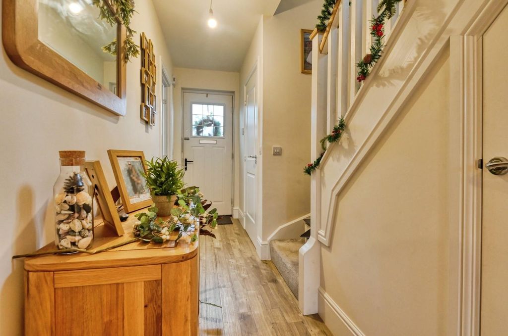 Property photo 3 of 22 32Ell21.Jpg