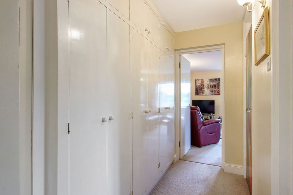 Property photo 3 of 48
