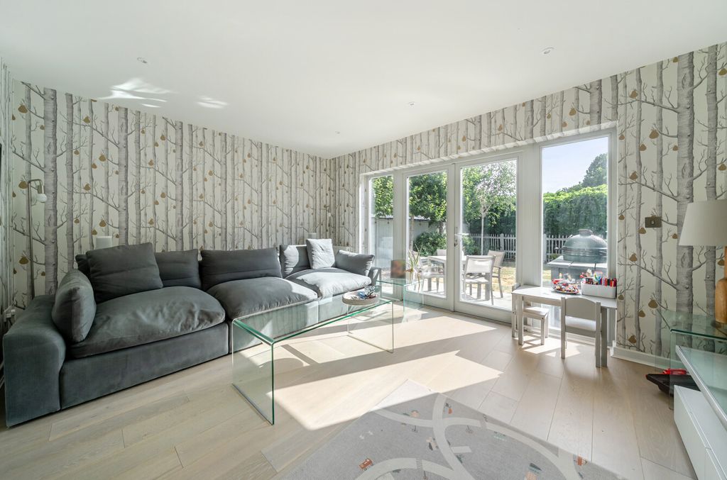 Property photo 2 of 20 1494787-14-6A5De0...
