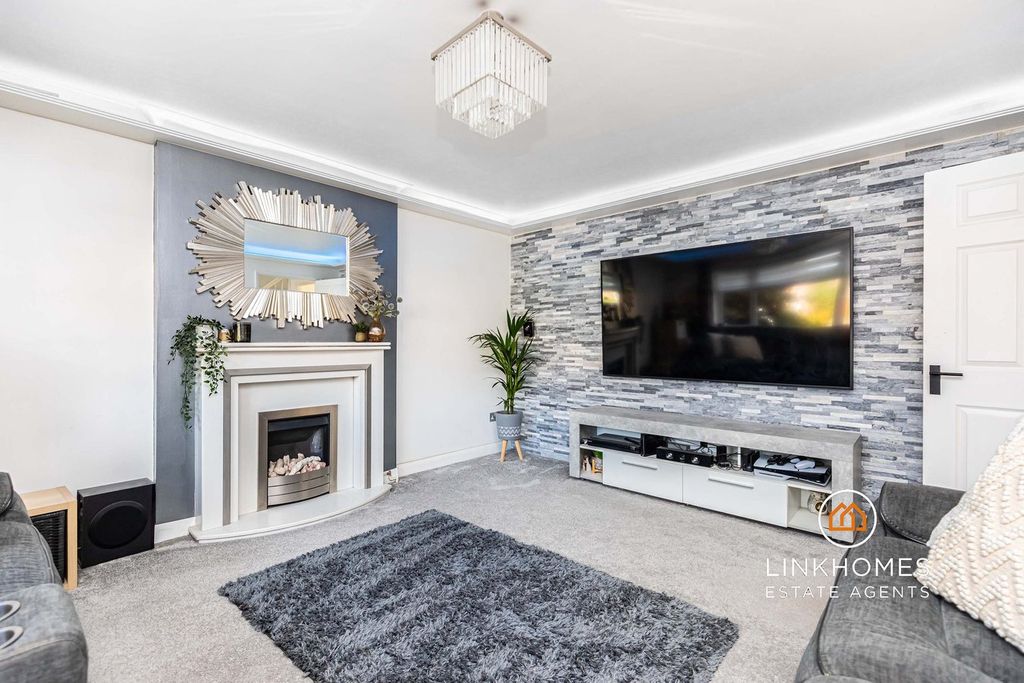 Property photo 2 of 36