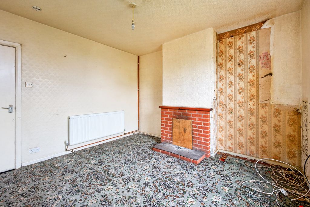 Property photo 2 of 21