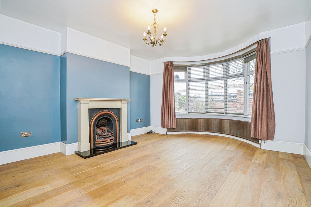 Property photo 2 of 22