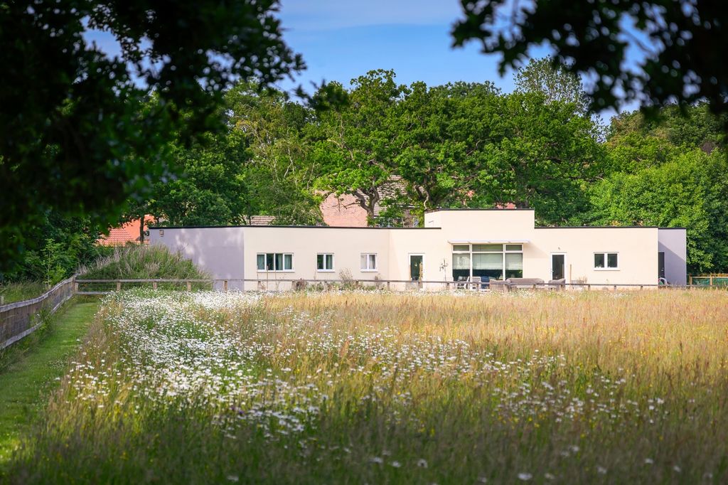 Property photo 3 of 29 Vendors Library Image Used With Permission