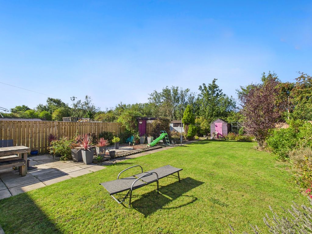 Property photo 2 of 24 4492007