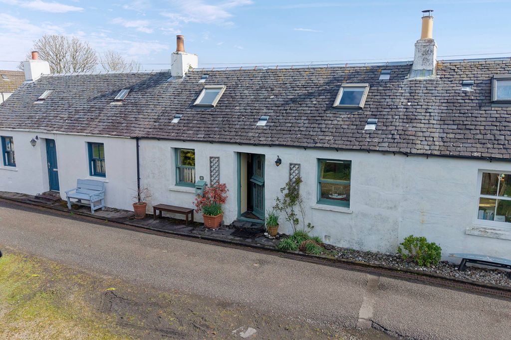 Property photo 1 of 33