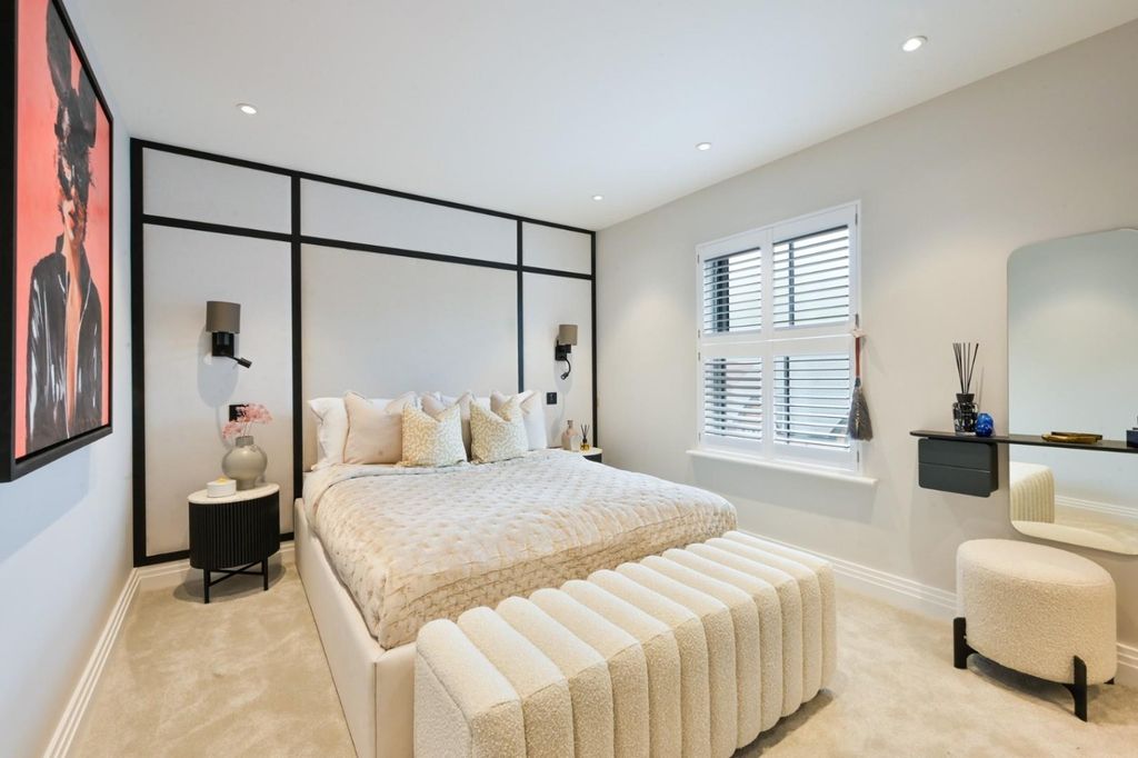 Property photo 2 of 17 4709961