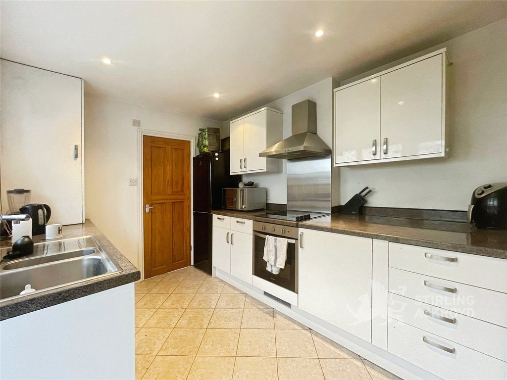 Property photo 3 of 12 Reception/Kitchen