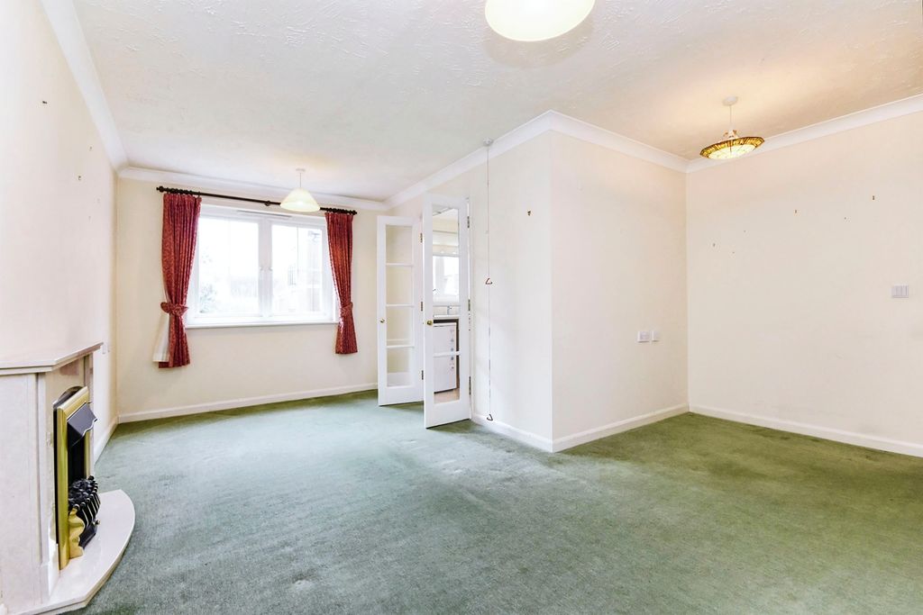 Property photo 3 of 15