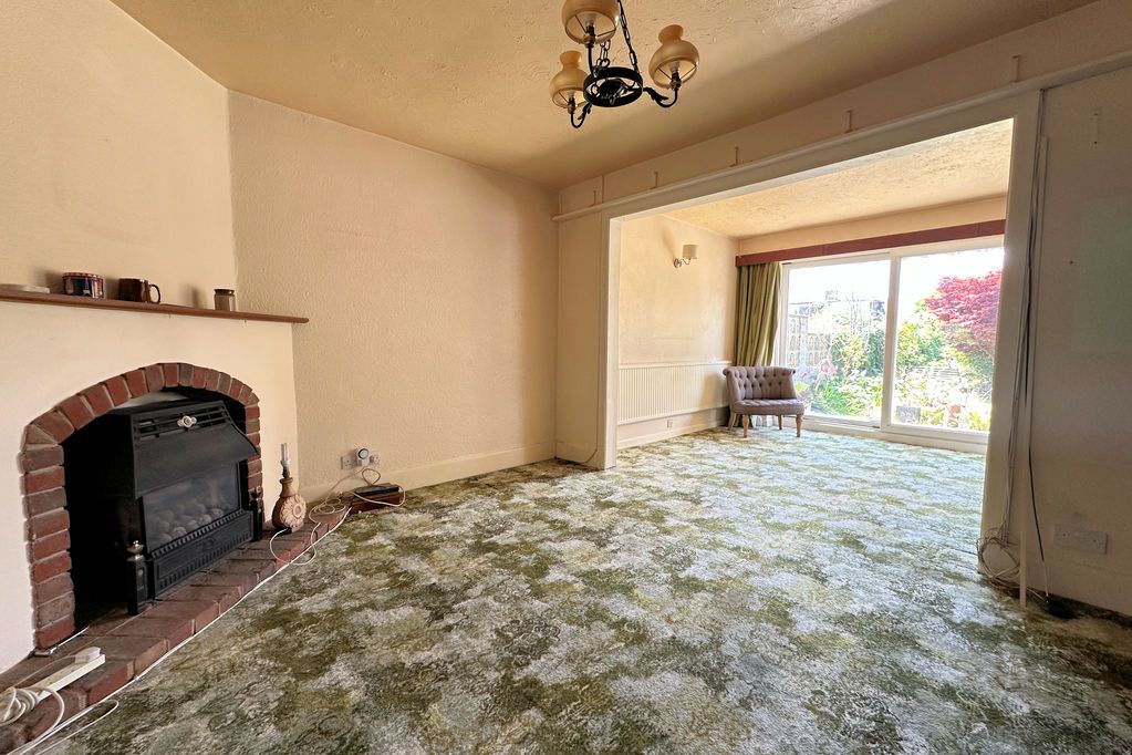 Property photo 2 of 17 Lounge