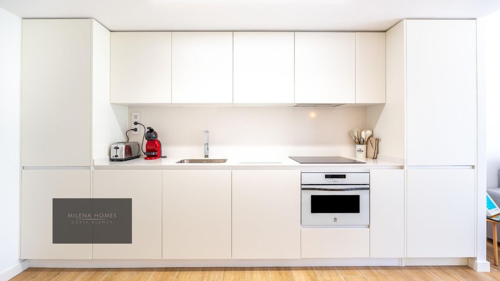 Property photo 2 of 41