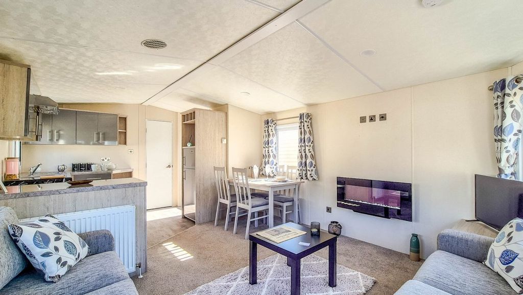 Property photo 1 of 18 Untitled 6