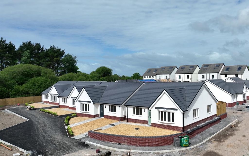 Property photo 3 of 19 2.Png