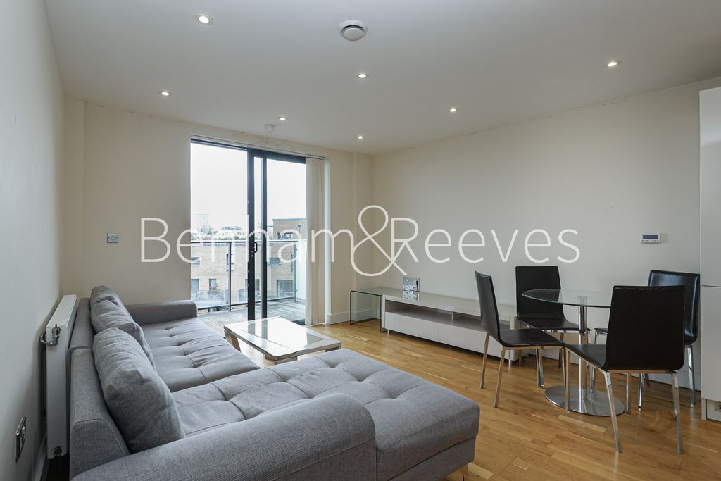 Property photo 1 of 7