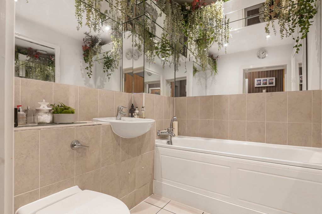 Property photo 3 of 15 Bathroom