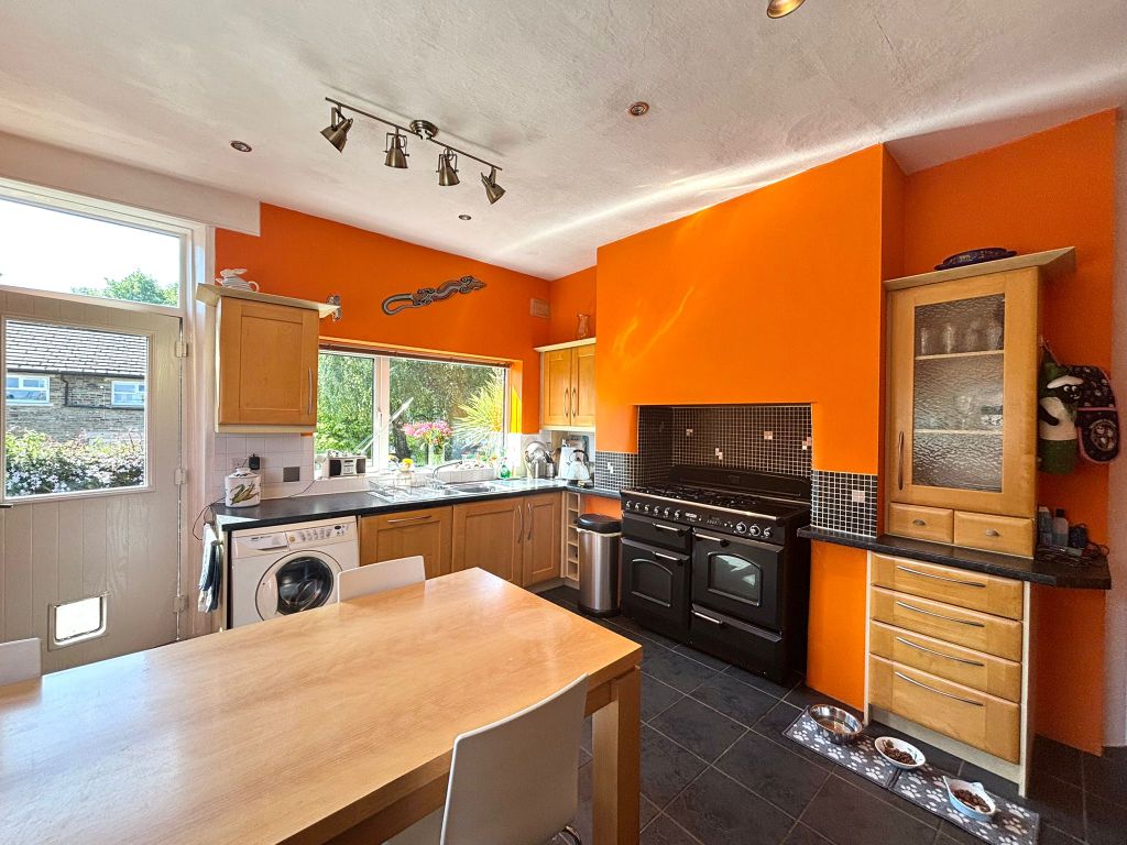 Property photo 3 of 37 Kitchen 2