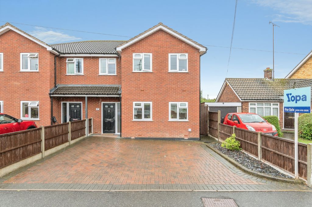 Property photo 1 of 27 Somersetroadsomersetroadbasildonss156Pe-31