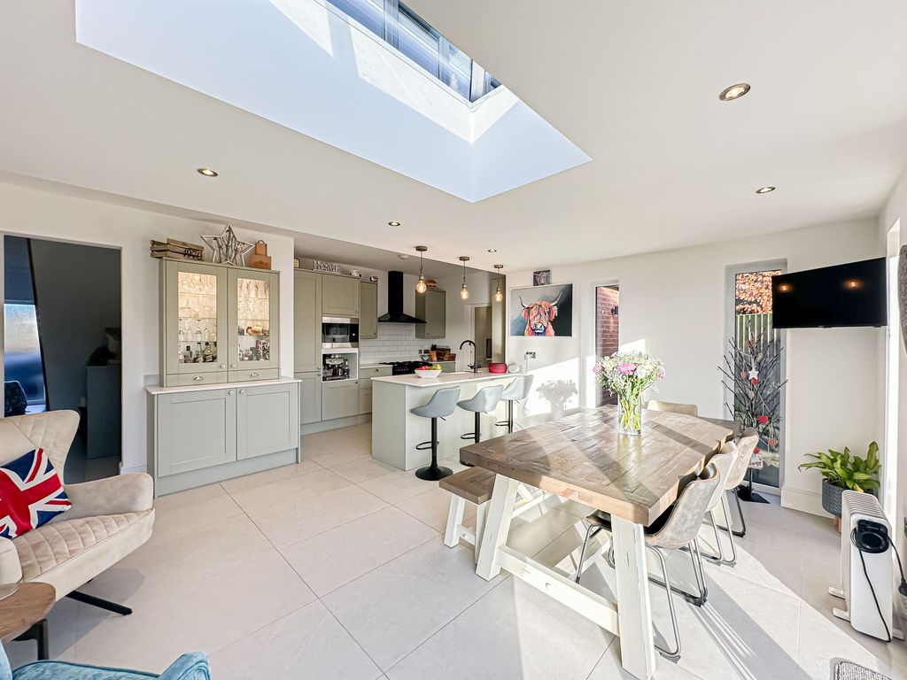 Property photo 1 of 33