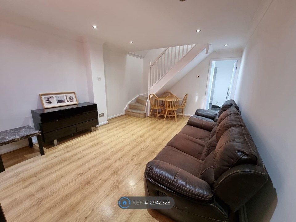 Property photo 1 of 15 Living Room