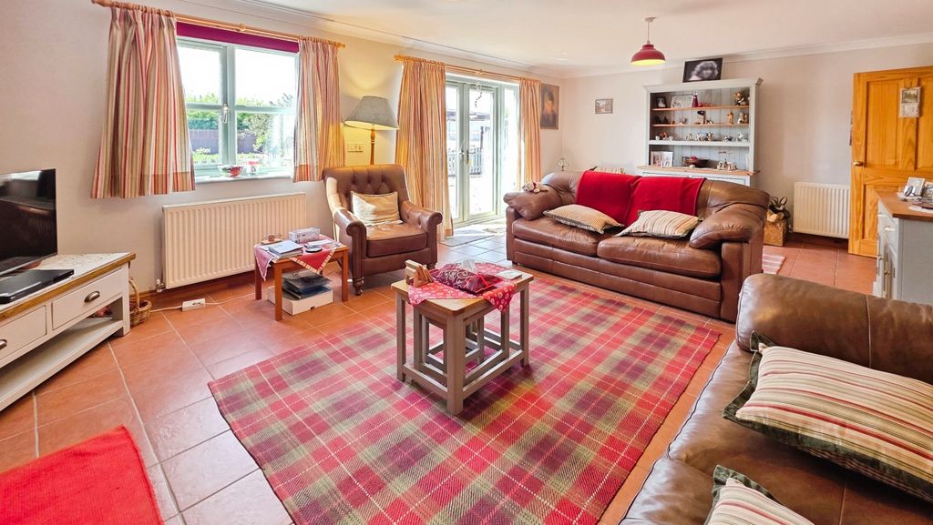 Property photo 3 of 24