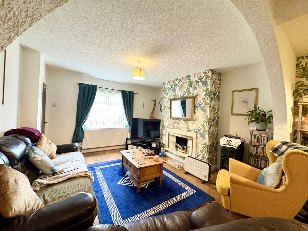 Property photo 3 of 17 Picture No. 15