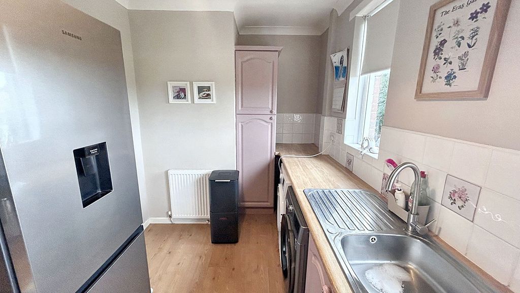 Property photo 3 of 20