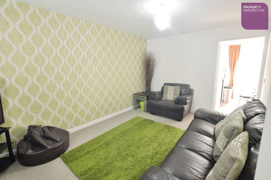 Property photo 2 of 13 Lounge