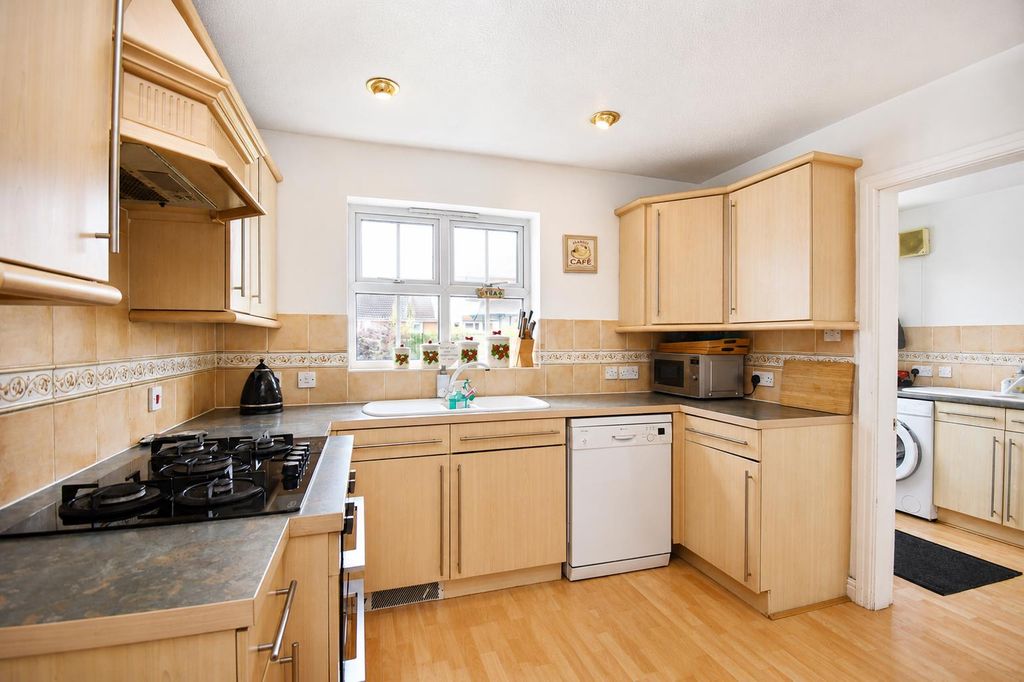 Property photo 3 of 28 Photo (7).Png