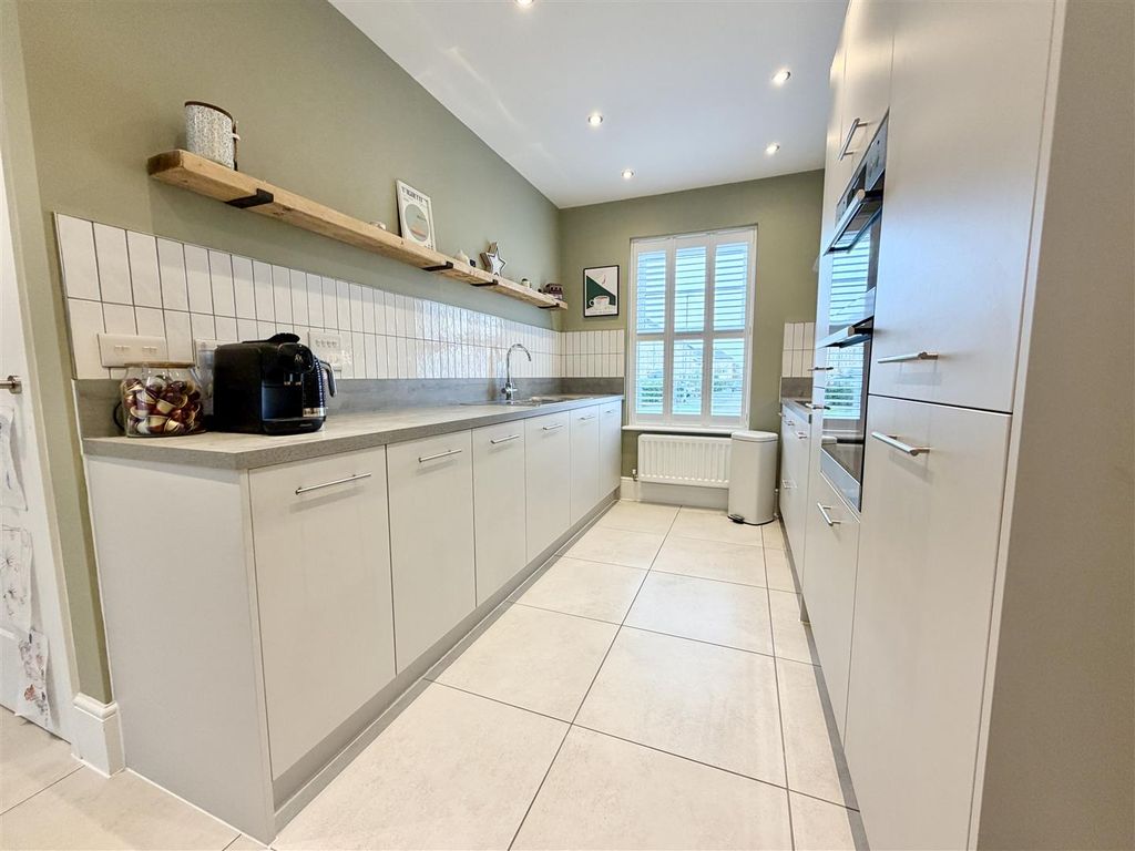 Property photo 3 of 29