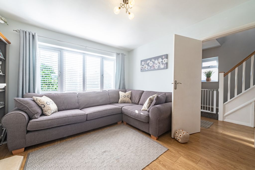 Property photo 3 of 23 Living Room