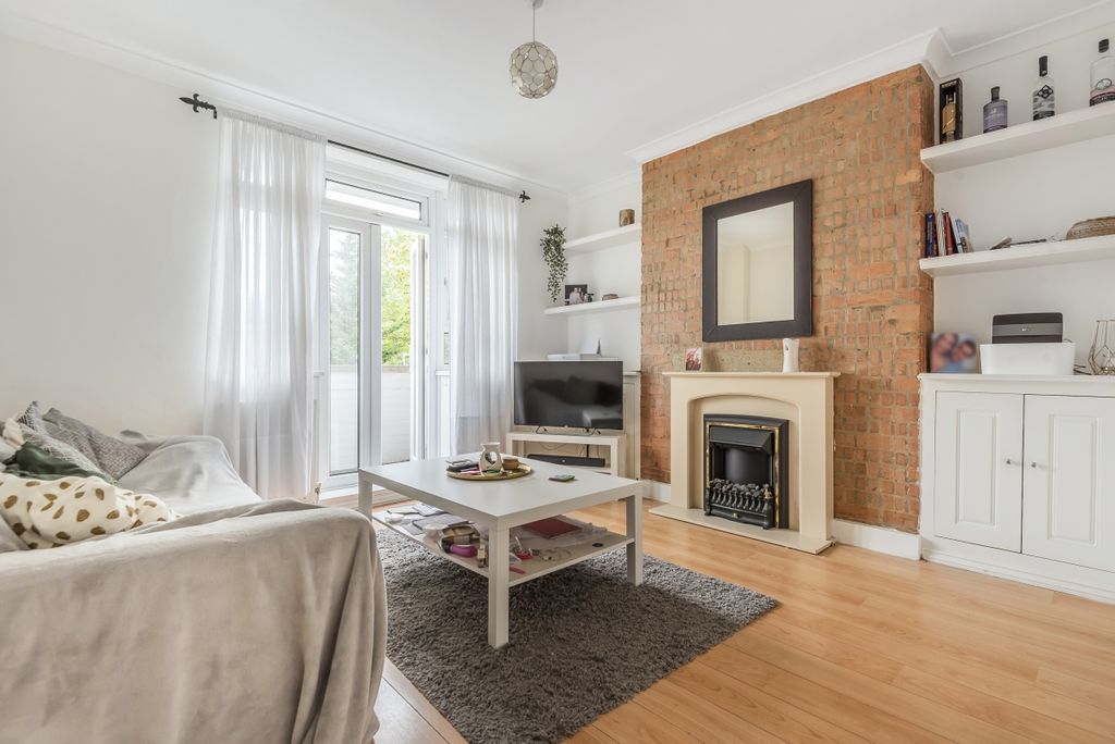 Property photo 1 of 7 640601 (1)