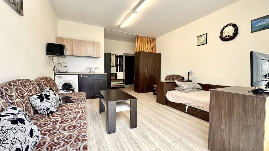 Property photo 2 of 21