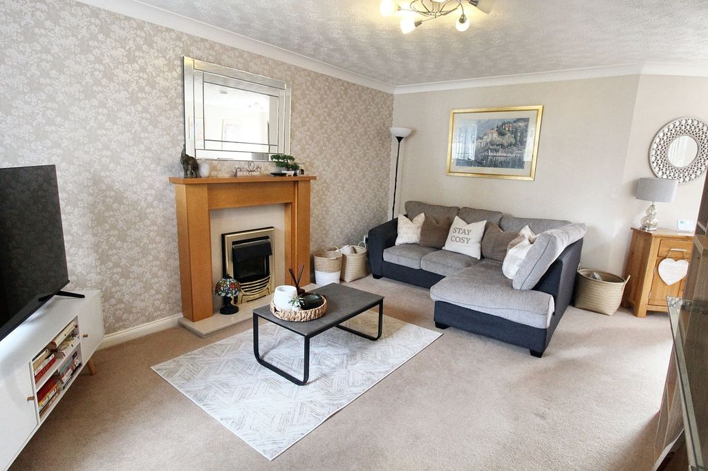 Property photo 2 of 24