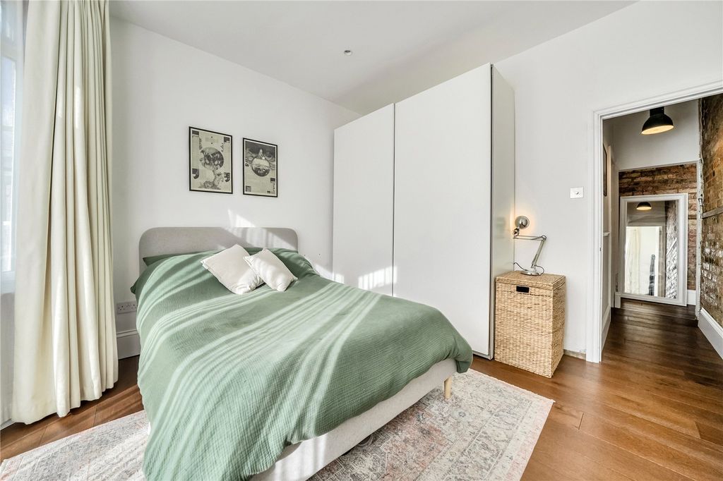 Property photo 2 of 16 Picture No. 21