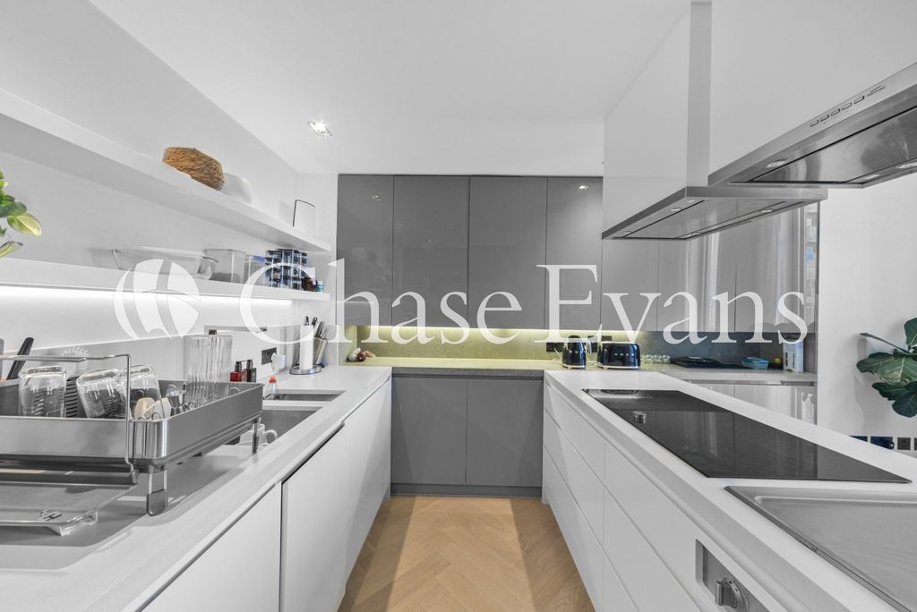 Property photo 2 of 20 Kitchen