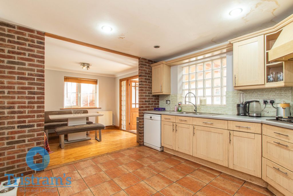 Property photo 3 of 24