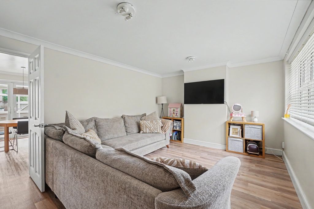 Property photo 2 of 16 5018665