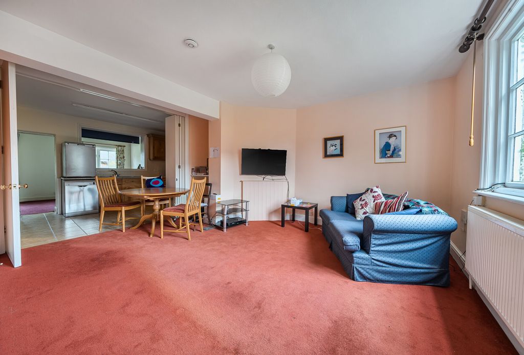 Property photo 3 of 16 1387382-6-6931876...