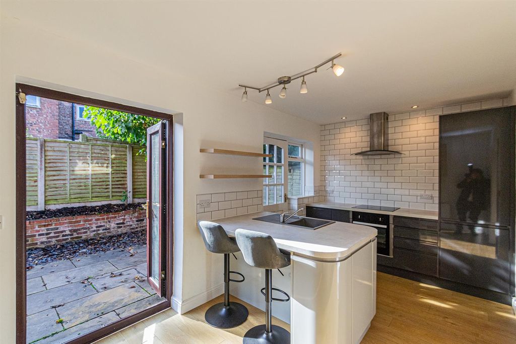 Property photo 2 of 14 Dining Kitchen
