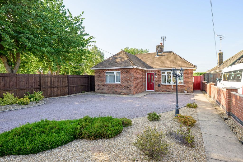 Property photo 1 of 27