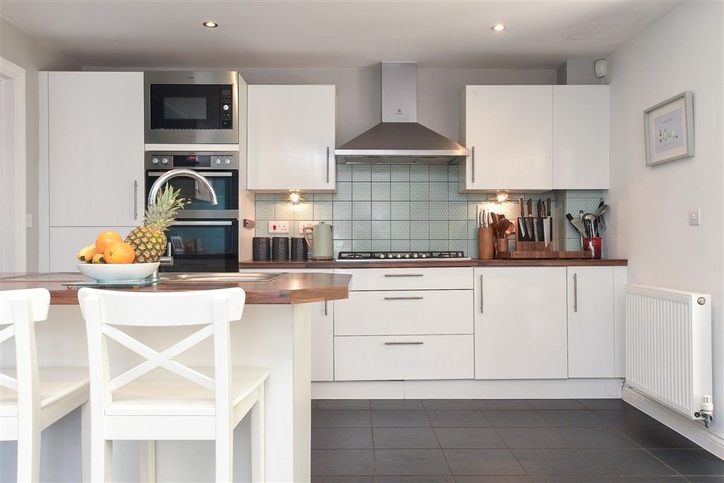 Property photo 2 of 18 Kitchen/Diner
