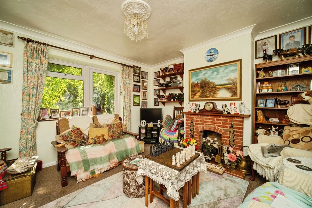 Property photo 2 of 15