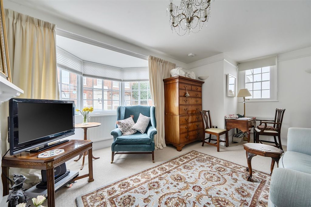 Property photo 3 of 16 Living Room