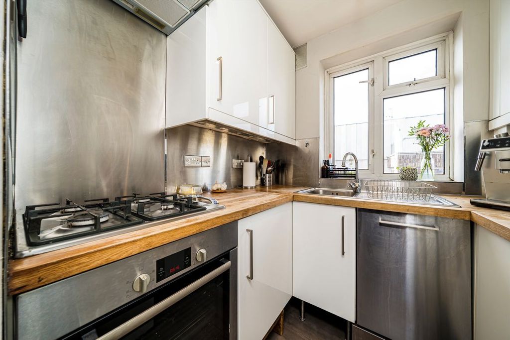 Property photo 3 of 6