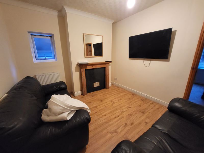 Property photo 2 of 12 Photo 5