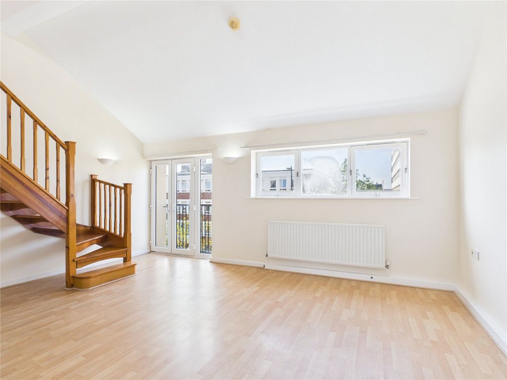 Property photo 3 of 9 Picture No. 04