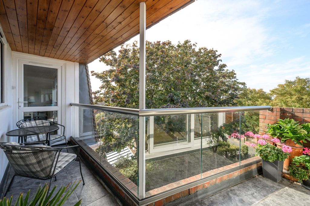 Property photo 1 of 16 Picture No. 13