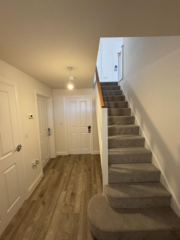 Property photo 3 of 18 Hallway