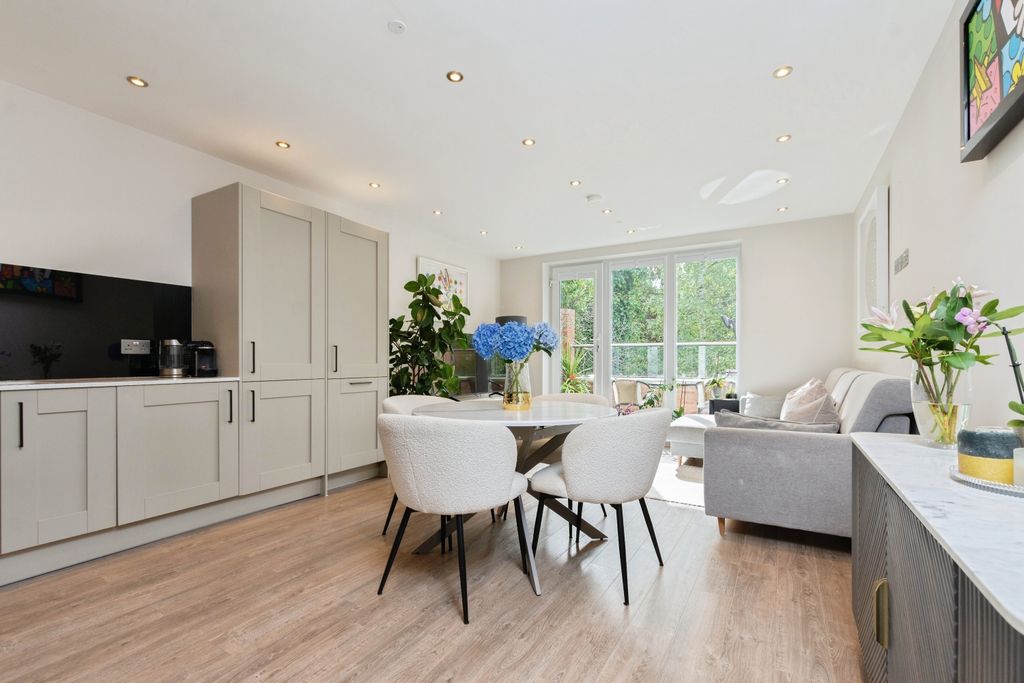 Property photo 1 of 20 Open Plan Living