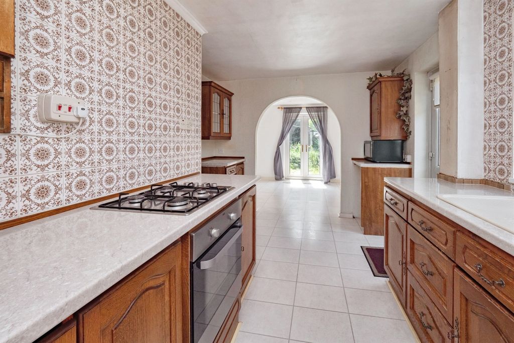 Property photo 2 of 16